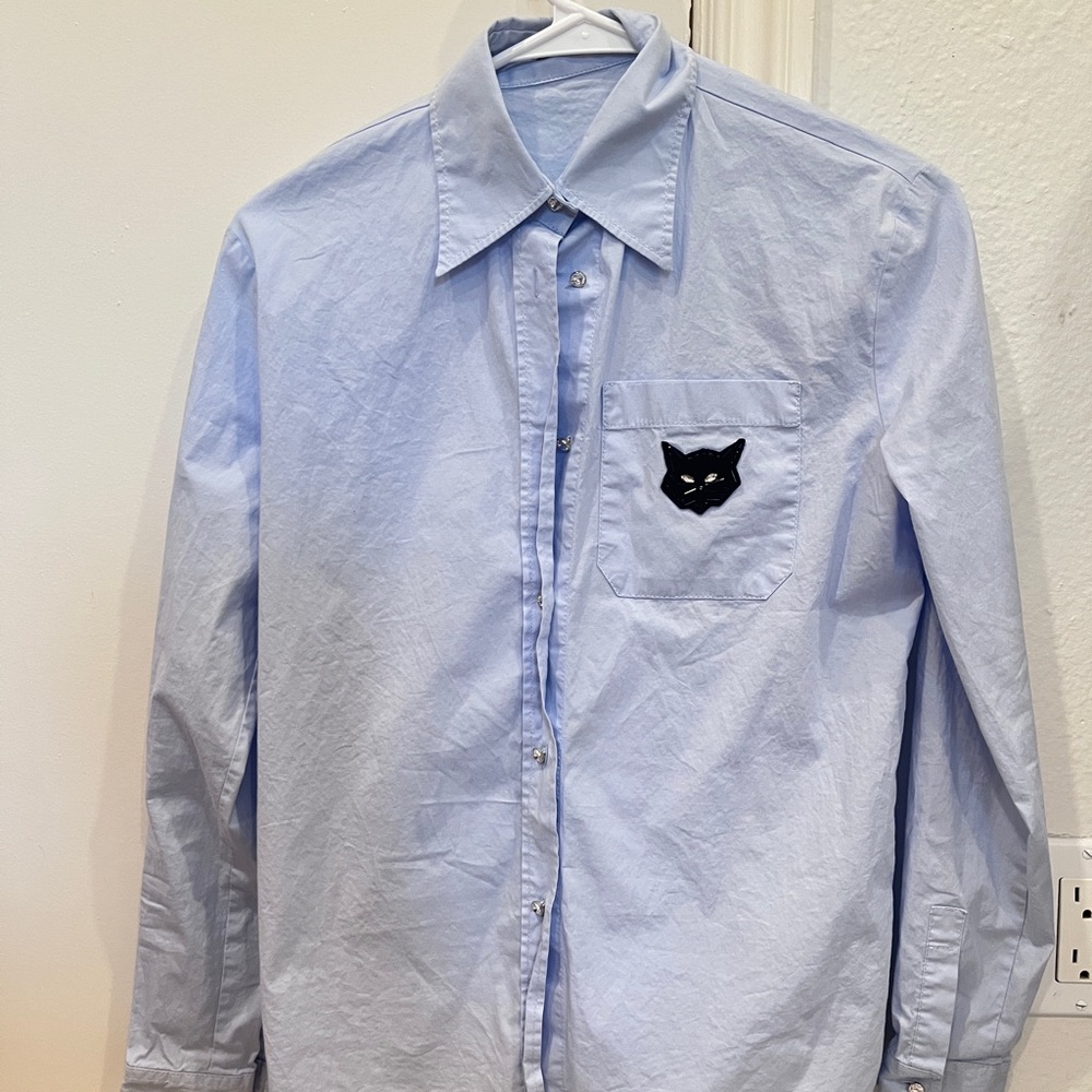 (S/36)Miu Miu light blue shirt with cat decoration and flax diamond button
